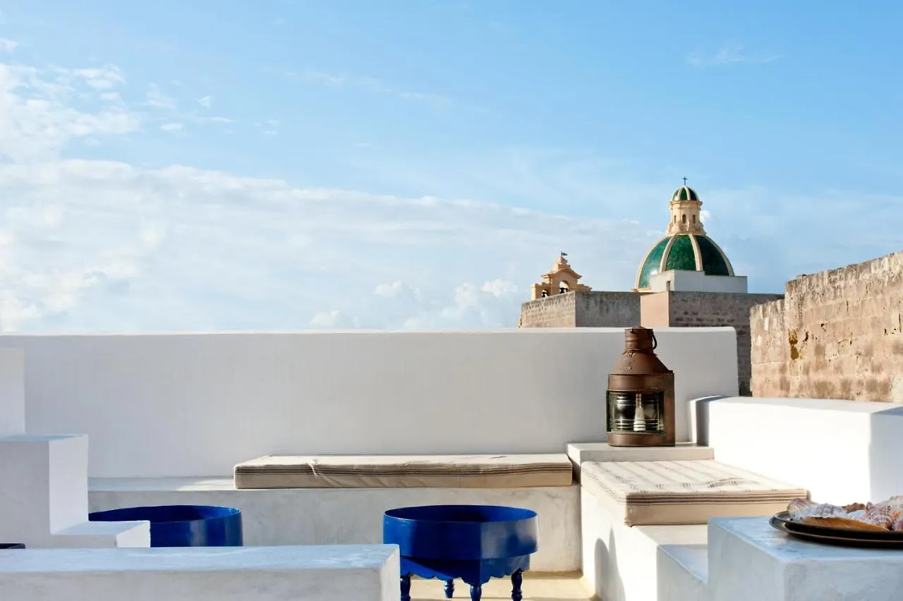 La Casa Dell'Arancio Bed & Breakfast Favignana 3*,  İtalya